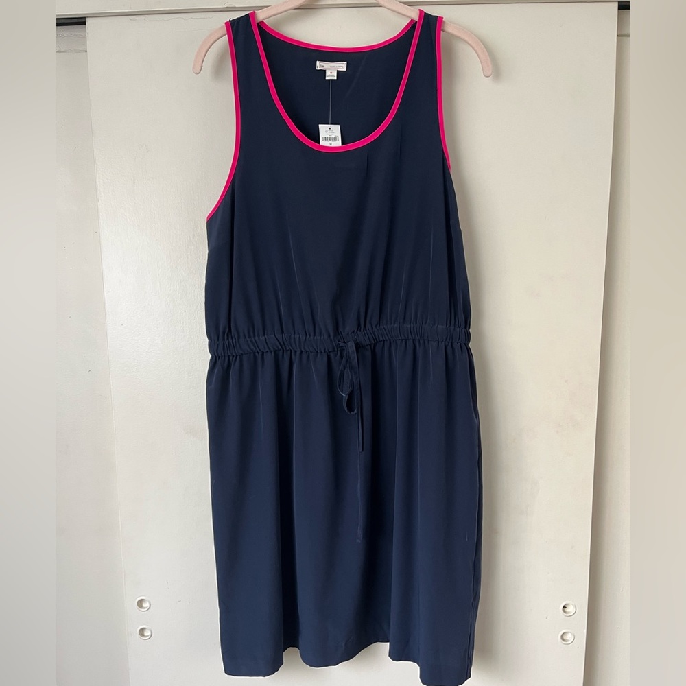 (Never worn) GAP navy blue sleeveless dress with hot pink detailing size M